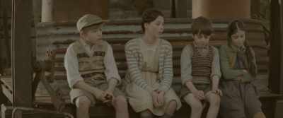 - I'm cold.
- All right. Who votes go home? - The Railway Children Return