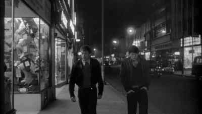 I'm cold. - The Loneliness of the Long Distance Runner