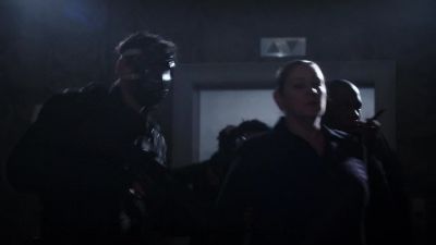 I'm coming down.
Start the generator. - Person of Interest