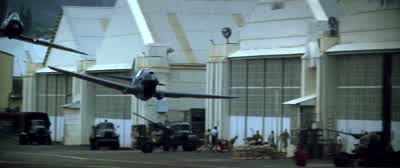 – I'm coming right at you. - Pearl Harbor