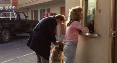 - I'm coming.
- We need a room. - The Terminator