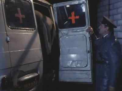 I'm coming with you, Benjamin. - Mandroid