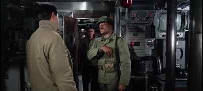 - I'm Commander Ferraday.
- Captain Anders. - Ice Station Zebra