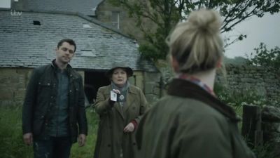I'm DCI Vera Stanhope. - Vera