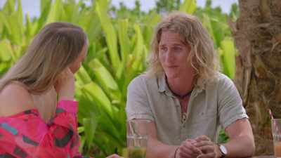 - I'm definitely not gonna
let him steal my spot. 100%.
- Yeah. - FBOY Island NZ