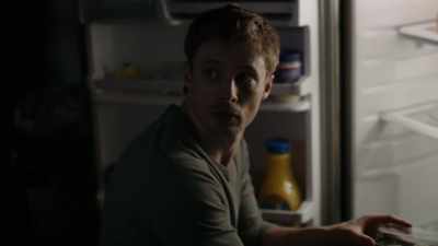 I'm done talking to you.
I'm done... with you. - Damien