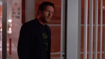 - I'm Dr. House.
- I've seen you around. - House