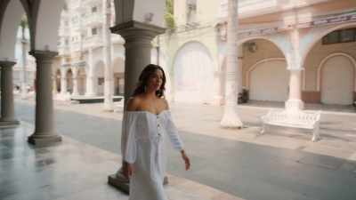 I'm Eva Longoria,
born and bred in Texas - Eva Longoria: Searching for Mexico