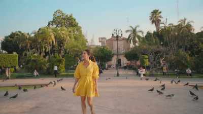 - I'm Eva Longoria, - Eva Longoria: Searching for Mexico