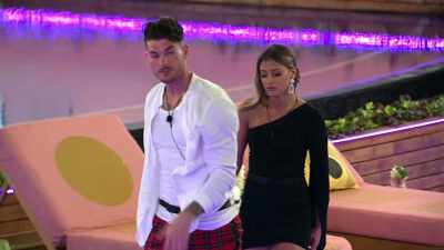 >> I'M EXTREMELY HAPPY SHE
PICKED ME, BUT WHAT HAPPENED - Love Island