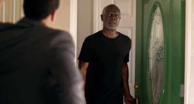 - I'm his father.
- Nice to meet you. - The Devil You Know