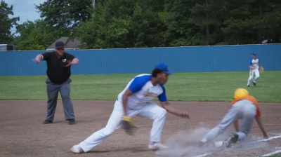 ♪ I'm feeling so alive ♪ - Running the Bases
