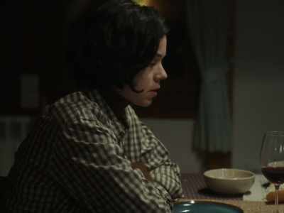 - I'm fine, just fine.
- Okay. I'm sorry. - Un amor