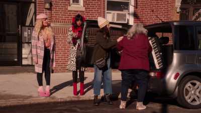 - I'm flipping pumped!
- It's been impossible to focus. - Girls5eva
