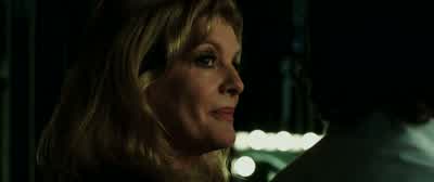 I'm focusing on framingA proper frame not only draws the eye into a picturebut keeps it there longerdissolving the barrierbetween the subject and the outside of the frame - Nightcrawler