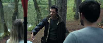 I'm his friend... Robert.
Pleasure to meet you. - The Good Neighbor