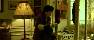 I'm fussy about who I meet. - Amélie