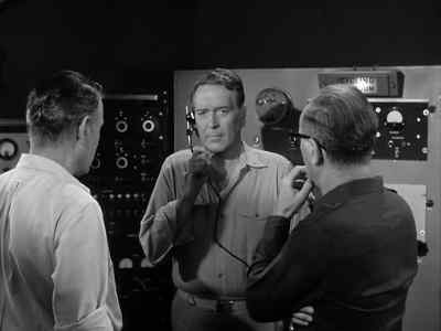 I'm getting an impression
of movement, Captain. - The Atomic Submarine