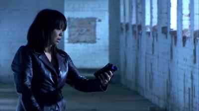 I'm getting mirror readings
on both floors. - Torchwood