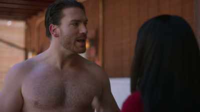 I'm getting ready.
I'll be inside. - The Holiday Proposal Plan
