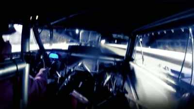 I'm getting sideways,
it's loose in the middle. - Street Outlaws No Prep Kings Team Attack