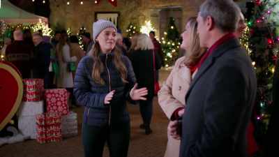 I'm so glad I benefitted
from your mistletoe - Meet Me Under the Mistletoe
