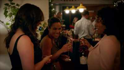 - I'm so glad you made it.
- Cheers, counselor. - All Rise