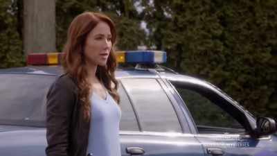 I'm glad there's some
resolution to this story, - The Julius House: An Aurora Teagarden Mystery