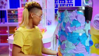 - I'm gluing my
sea stars on here. - Craftopia