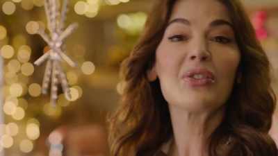 I'm going to add
flavour to these yolks, - Nigella: At My Table