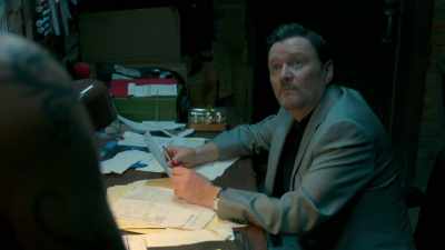 I'm going to ask you a question
and I want a straight answer. - Tin Star