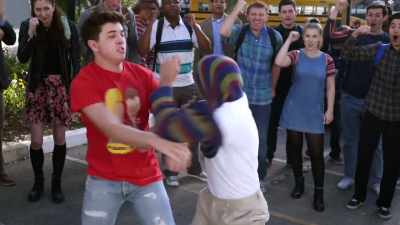 I'm going in!
Hey, everyone,
simmer down, okay? - Schooled