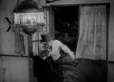 I'm going to Paris... Not a bad idea. - The Diary of a Chambermaid