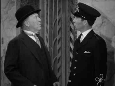 I'm going to take the elevator. - Dames