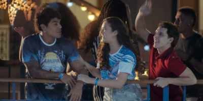 - I'm going to talk to her. Wish me luck.
- Good luck! - An Unforgettable Year – Summer