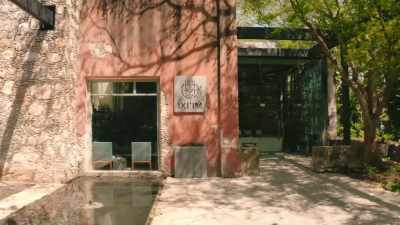 I'm going to the award-winning
restaurant, IXI'IM, - Eva Longoria: Searching for Mexico