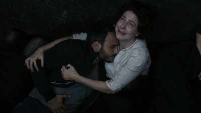 - I'm going after them.
- [Insect buzzes] - Damien