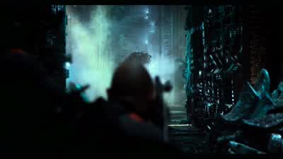 I'm going to distract him. - Transformers: The Last Knight