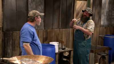 -I'm going to use a pineapple
base for bloody mary.
-Mmm-hmm. - Moonshiners: Master Distiller