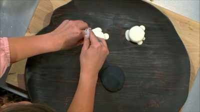  I'm going to use a very thin
 consistency icing, - Halloween Cookie Challenge