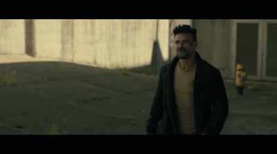 - I'm going with you.
- First time you ever pull a trigger? - Point Blank