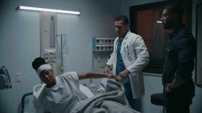 -I'm gonna be fine.
-Hey, hey. - Love Marry Kill