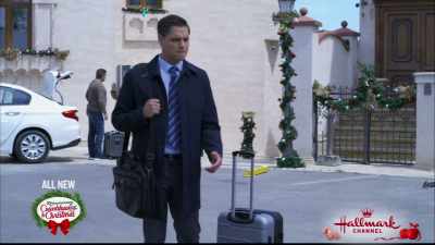 I'm gonna be here
'til Christmas Eve. - Christmas in Rome