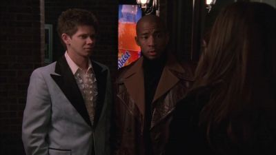 - I'm gonna call 911.
- Brooke, wait. - One Tree Hill