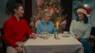 I'm gonna expire
before he gets around - Christmas at the Holly Hotel