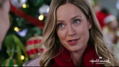 I'm gonna get a tree
from the Miller's farm - Christmas at the Palace