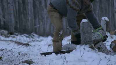 I'm gonna go ahead
and prop this up, - Life Below Zero: Next Generation