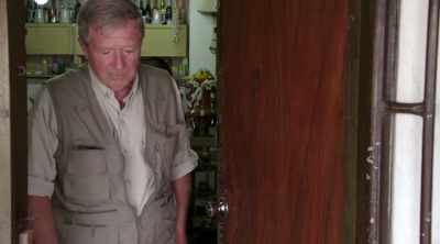 ‐ I'm gonna go back
and talk to Grandpa, - Lost Gold of World War II