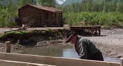 I'm gonna go back in
and get one more load. - White Fang