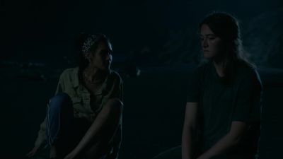 I'm gonna go back. - The Wilds